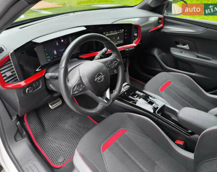 Белый Опель Mokka-e, объемом двигателя 0 л и пробегом 17 тыс. км за 15800 $, фото 20 на Automoto.ua