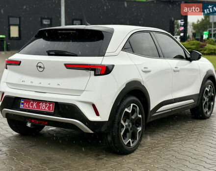 Белый Опель Mokka-e, объемом двигателя 0 л и пробегом 50 тыс. км за 16700 $, фото 23 на Automoto.ua