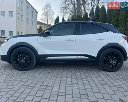 Белый Опель Mokka-e, объемом двигателя 0 л и пробегом 50 тыс. км за 16900 $, фото 8 на Automoto.ua