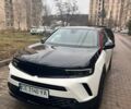 Белый Опель Mokka-e, объемом двигателя 0 л и пробегом 13 тыс. км за 14963 $, фото 1 на Automoto.ua