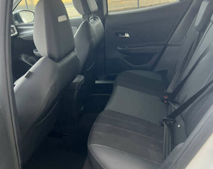 Белый Опель Mokka-e, объемом двигателя 0 л и пробегом 54 тыс. км за 15300 $, фото 17 на Automoto.ua