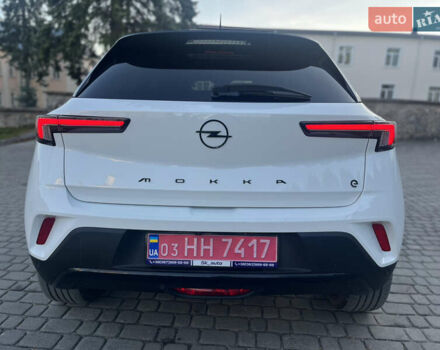 Белый Опель Mokka-e, объемом двигателя 0 л и пробегом 50 тыс. км за 16900 $, фото 6 на Automoto.ua