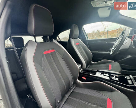 Белый Опель Mokka-e, объемом двигателя 0 л и пробегом 14 тыс. км за 18900 $, фото 22 на Automoto.ua