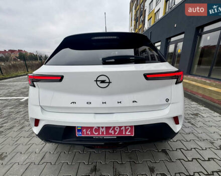 Белый Опель Mokka-e, объемом двигателя 0 л и пробегом 14 тыс. км за 18900 $, фото 6 на Automoto.ua