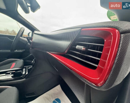 Белый Опель Mokka-e, объемом двигателя 0 л и пробегом 14 тыс. км за 18900 $, фото 27 на Automoto.ua