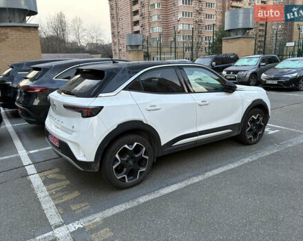 Белый Опель Mokka-e, объемом двигателя 0 л и пробегом 13 тыс. км за 19500 $, фото 4 на Automoto.ua
