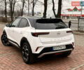 Білий Опель Mokka-e, об'ємом двигуна 0 л та пробігом 29 тис. км за 16700 $, фото 11 на Automoto.ua