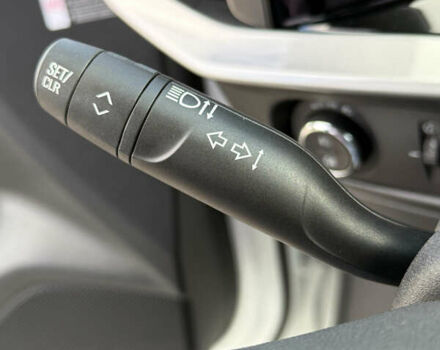 Білий Опель Mokka-e, об'ємом двигуна 0 л та пробігом 1 тис. км за 27315 $, фото 29 на Automoto.ua