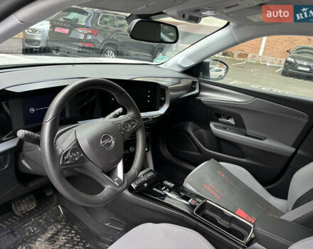 Білий Опель Mokka-e, об'ємом двигуна 0 л та пробігом 8 тис. км за 18500 $, фото 14 на Automoto.ua