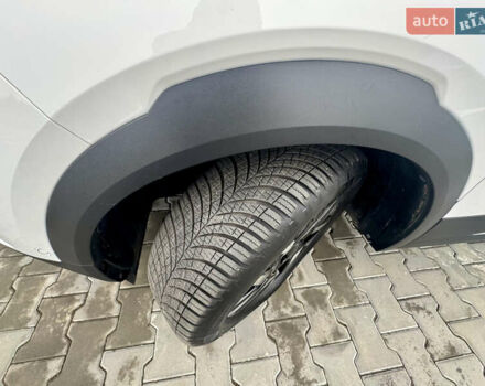 Белый Опель Mokka-e, объемом двигателя 0 л и пробегом 14 тыс. км за 18900 $, фото 13 на Automoto.ua