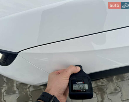 Белый Опель Mokka-e, объемом двигателя 0 л и пробегом 14 тыс. км за 18900 $, фото 55 на Automoto.ua