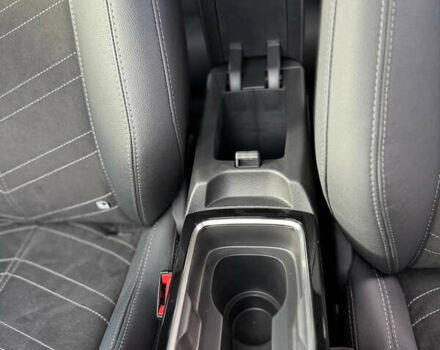 Білий Опель Mokka-e, об'ємом двигуна 0 л та пробігом 1 тис. км за 27315 $, фото 33 на Automoto.ua