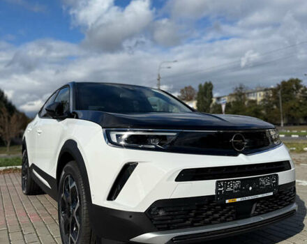 Білий Опель Mokka-e, об'ємом двигуна 0 л та пробігом 1 тис. км за 27315 $, фото 4 на Automoto.ua