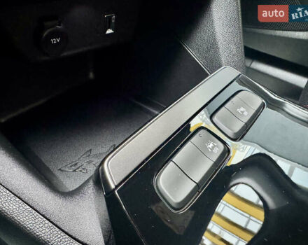 Белый Опель Mokka-e, объемом двигателя 0 л и пробегом 14 тыс. км за 18900 $, фото 50 на Automoto.ua