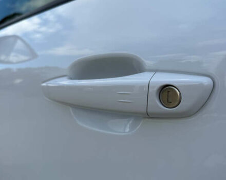 Білий Опель Mokka-e, об'ємом двигуна 0 л та пробігом 1 тис. км за 27315 $, фото 12 на Automoto.ua