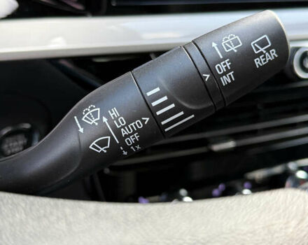 Білий Опель Mokka-e, об'ємом двигуна 0 л та пробігом 1 тис. км за 27315 $, фото 30 на Automoto.ua