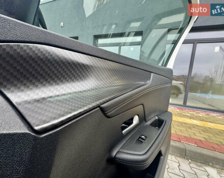 Белый Опель Mokka-e, объемом двигателя 0 л и пробегом 14 тыс. км за 18900 $, фото 20 на Automoto.ua