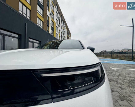 Белый Опель Mokka-e, объемом двигателя 0 л и пробегом 14 тыс. км за 18900 $, фото 11 на Automoto.ua