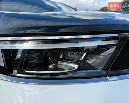 Білий Опель Mokka-e, об'ємом двигуна 0 л та пробігом 1 тис. км за 27315 $, фото 5 на Automoto.ua