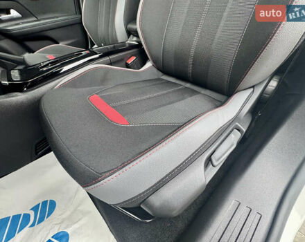 Белый Опель Mokka-e, объемом двигателя 0 л и пробегом 14 тыс. км за 18900 $, фото 42 на Automoto.ua