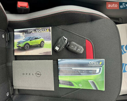 Белый Опель Mokka-e, объемом двигателя 0 л и пробегом 14 тыс. км за 18900 $, фото 82 на Automoto.ua