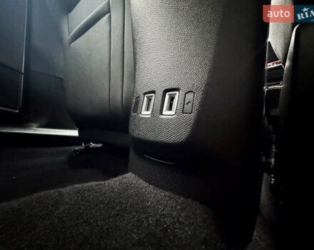 Белый Опель Mokka-e, объемом двигателя 0 л и пробегом 14 тыс. км за 18900 $, фото 36 на Automoto.ua