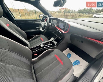 Белый Опель Mokka-e, объемом двигателя 0 л и пробегом 14 тыс. км за 18900 $, фото 23 на Automoto.ua