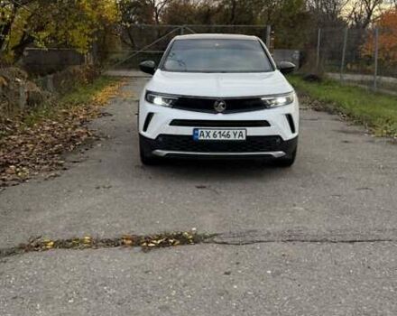 Белый Опель Mokka-e, объемом двигателя 0 л и пробегом 29 тыс. км за 18000 $, фото 1 на Automoto.ua