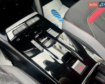 Белый Опель Mokka-e, объемом двигателя 0 л и пробегом 14 тыс. км за 18900 $, фото 51 на Automoto.ua