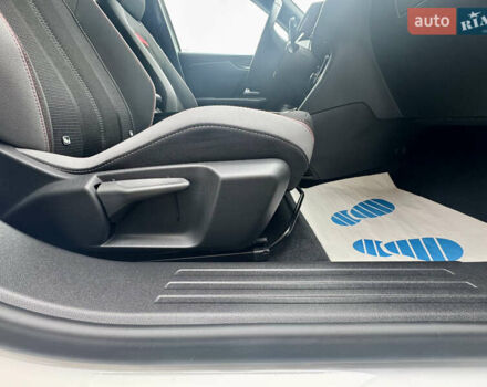 Белый Опель Mokka-e, объемом двигателя 0 л и пробегом 14 тыс. км за 18900 $, фото 25 на Automoto.ua