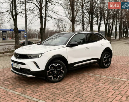 Белый Опель Mokka-e, объемом двигателя 0 л и пробегом 29 тыс. км за 16700 $, фото 3 на Automoto.ua