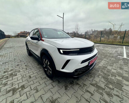 Белый Опель Mokka-e, объемом двигателя 0 л и пробегом 14 тыс. км за 18900 $, фото 3 на Automoto.ua
