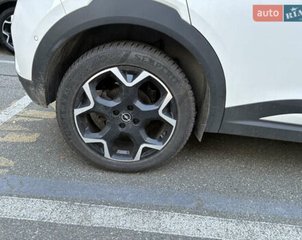 Белый Опель Mokka-e, объемом двигателя 0 л и пробегом 13 тыс. км за 19500 $, фото 9 на Automoto.ua