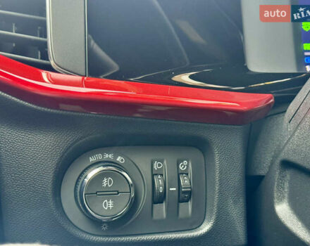 Белый Опель Mokka-e, объемом двигателя 0 л и пробегом 14 тыс. км за 18900 $, фото 53 на Automoto.ua