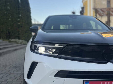 Белый Опель Mokka-e, объемом двигателя 0 л и пробегом 50 тыс. км за 16900 $, фото 1 на Automoto.ua