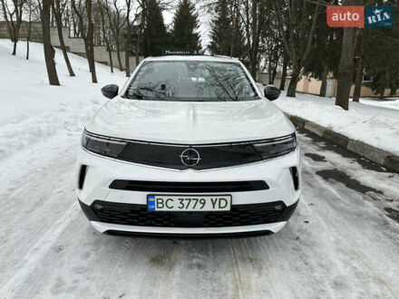Белый Опель Mokka-e, объемом двигателя 0 л и пробегом 28 тыс. км за 15500 $, фото 1 на Automoto.ua
