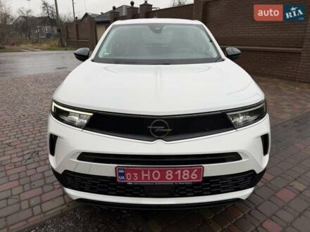 Белый Опель Mokka-e, объемом двигателя 0 л и пробегом 46 тыс. км за 16900 $, фото 1 на Automoto.ua