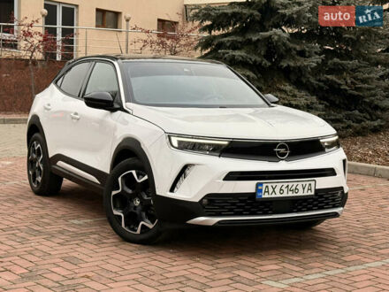 Белый Опель Mokka-e, объемом двигателя 0 л и пробегом 29 тыс. км за 16700 $, фото 1 на Automoto.ua