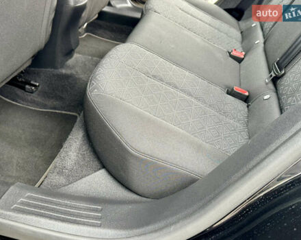 Черный Опель Mokka-e, объемом двигателя 0 л и пробегом 83 тыс. км за 15500 $, фото 69 на Automoto.ua