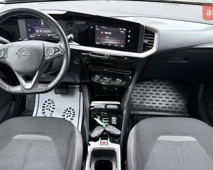 Черный Опель Mokka-e, объемом двигателя 0 л и пробегом 184 тыс. км за 14750 $, фото 31 на Automoto.ua