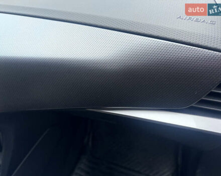 Чорний Опель Mokka-e, об'ємом двигуна 0 л та пробігом 84 тис. км за 18200 $, фото 13 на Automoto.ua