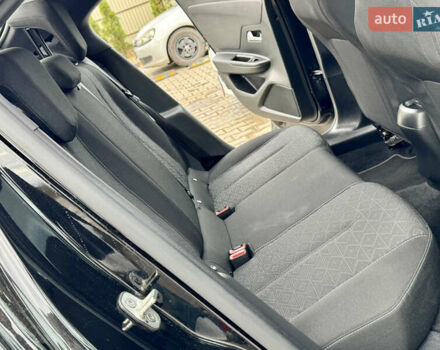 Черный Опель Mokka-e, объемом двигателя 0 л и пробегом 83 тыс. км за 15500 $, фото 63 на Automoto.ua