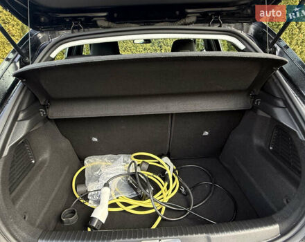 Черный Опель Mokka-e, объемом двигателя 0 л и пробегом 83 тыс. км за 15900 $, фото 36 на Automoto.ua