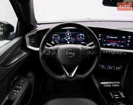 Чорний Опель Mokka-e, об'ємом двигуна 0 л та пробігом 8 тис. км за 26392 $, фото 4 на Automoto.ua