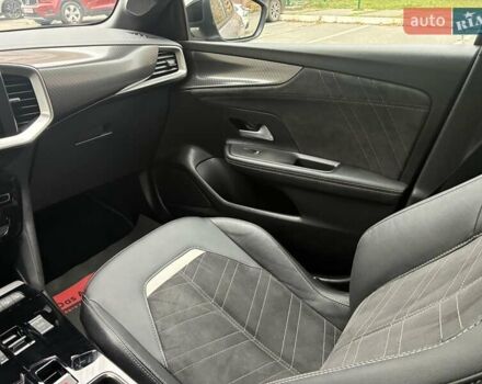 Серый Опель Mokka-e, объемом двигателя 0 л и пробегом 39 тыс. км за 18500 $, фото 108 на Automoto.ua