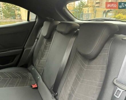 Серый Опель Mokka-e, объемом двигателя 0 л и пробегом 39 тыс. км за 18500 $, фото 70 на Automoto.ua