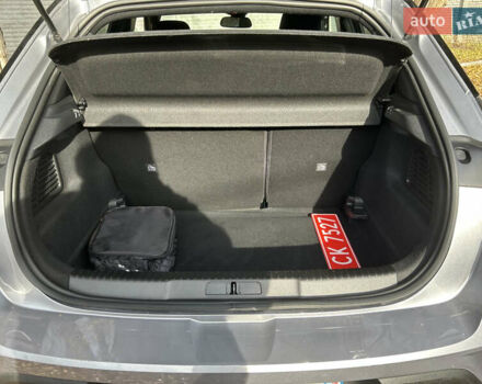 Сірий Опель Mokka-e, об'ємом двигуна 0 л та пробігом 69 тис. км за 16900 $, фото 9 на Automoto.ua