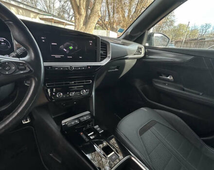 Сірий Опель Mokka-e, об'ємом двигуна 0 л та пробігом 69 тис. км за 16900 $, фото 25 на Automoto.ua