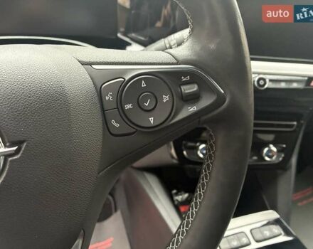 Серый Опель Mokka-e, объемом двигателя 0 л и пробегом 39 тыс. км за 18500 $, фото 99 на Automoto.ua