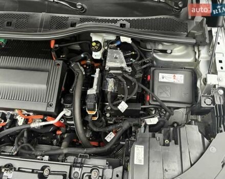 Серый Опель Mokka-e, объемом двигателя 0 л и пробегом 39 тыс. км за 18500 $, фото 53 на Automoto.ua